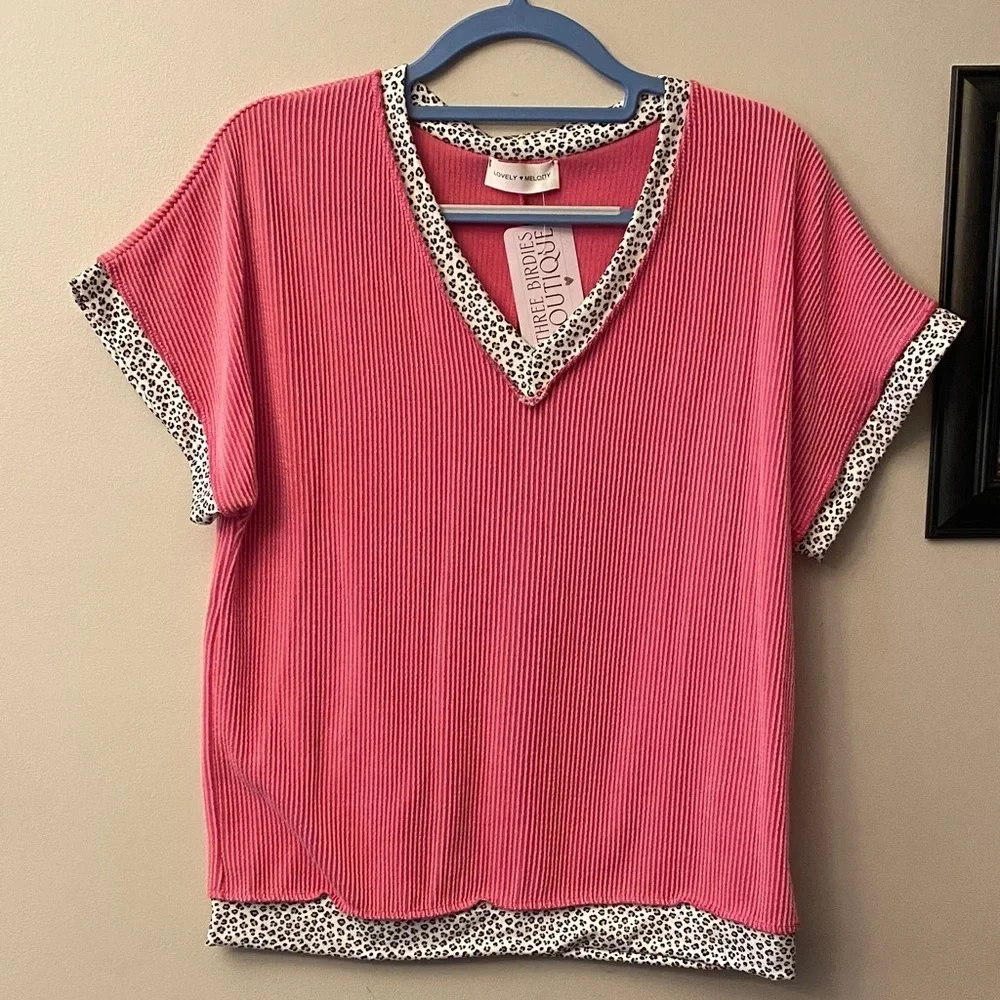 Lovely Melody Pink Short Sleeve Ribbed Top with Cheetah Patterned Edges 🆕
